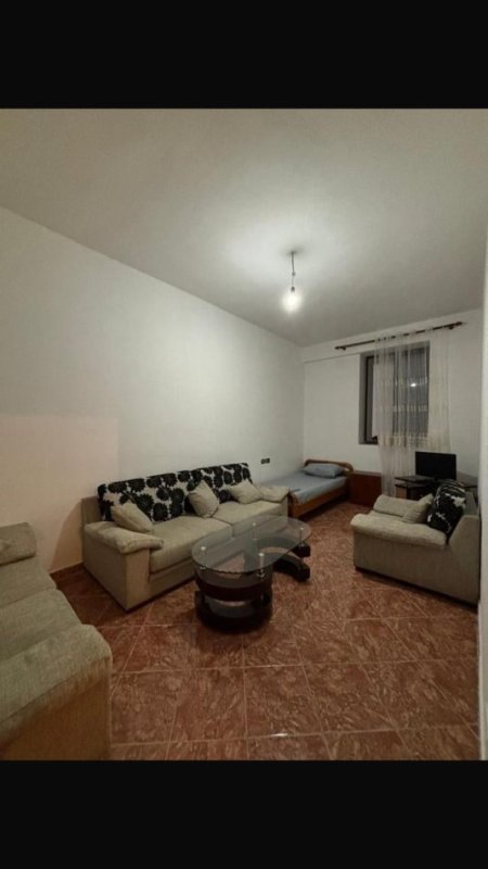 Tirane, jepet me qera apartament 1+1+Ballkon Kati 1, 85 m² 450 € (Don bosko)