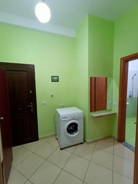 Tirane, jepet me qera apartament 1+1+Ballkon Kati 2, 60 m² 360 € (ASTIR)