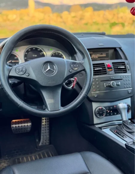 Pogradec, shes makine W204 C390 Benzin+Gaz, e bardhë Klima 277.000 km 7.500 €