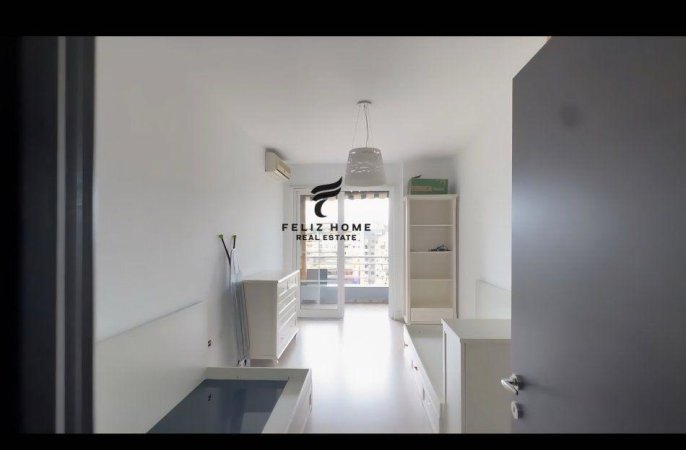 Tirane, jepet me qera apartament 2+1 Kati 7, 100 m² 800 € (KOMUNA E PARISIT)