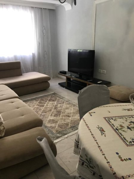 Tirane, jepet me qera apartament 2+1 Kati 1, 67 m² 600 € (pazari i ri)