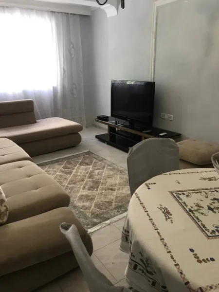 Tirane, jepet me qera apartament 2+1 Kati 1, 67 m² 600 € (pazari i ri)