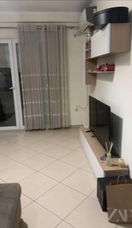 Tirane, jap me qera apartament 2+1 Kati 7, 120 m² 800 € (komuna e parisit)