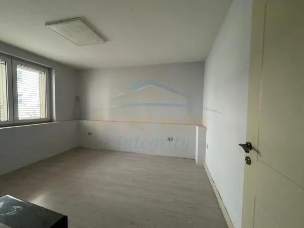 Tirane, shitet apartament 2+1+Ballkon Kati 2, 69 m² 188.000 € (Sheshi Willson)