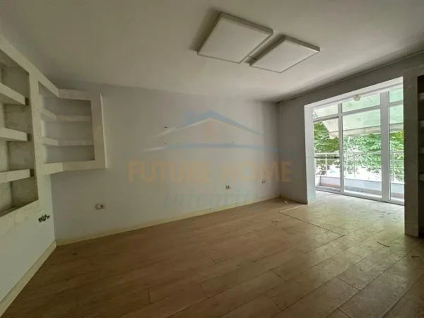 Tirane, shitet apartament 2+1+Ballkon Kati 2, 69 m² 188.000 € (Sheshi Willson)