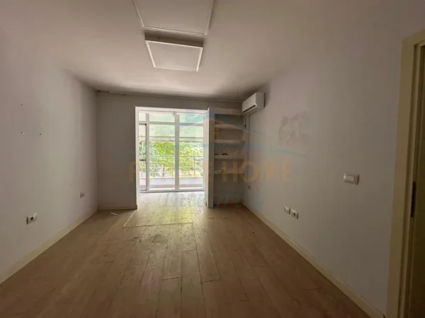Tirane, shitet apartament 2+1+Ballkon Kati 2, 69 m² 188.000 € (Sheshi Willson)
