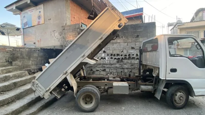 Tirane, shitet Kamioncine KAMA | KMC - 1021 Nafte, e bardhë manuale Klima 186.000 km 3.800 €