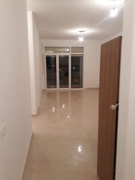 Tirane, jepet me qera apartament 1+1+Aneks+Ballkon Kati 5, 95 m² 500 €