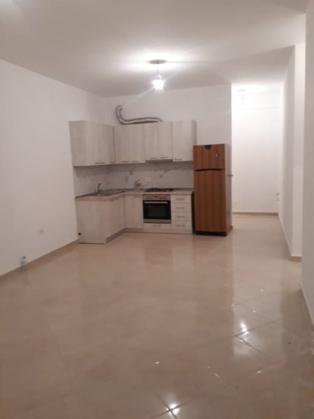 Tirane, jepet me qera apartament 1+1+Aneks+Ballkon Kati 5, 95 m² 500 €