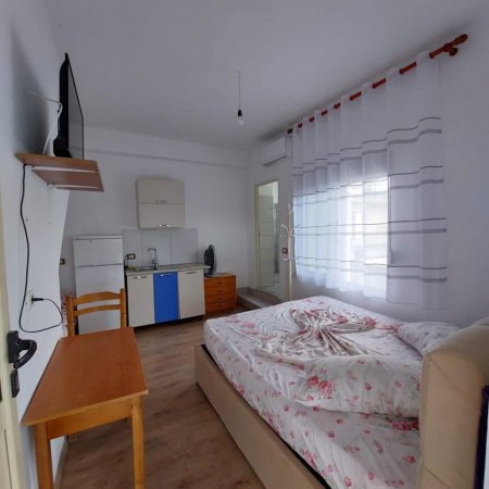 Vlore, jap me qera vetem 1 dhome 1+1 Kati 2, 24 m² 35 € (Rruga andrea varfi vlore nr i shpis : 150)