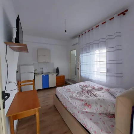 Vlore, jap me qera vetem 1 dhome 1+1 Kati 2, 24 m² 35 € (Rruga andrea varfi vlore nr i shpis : 150)