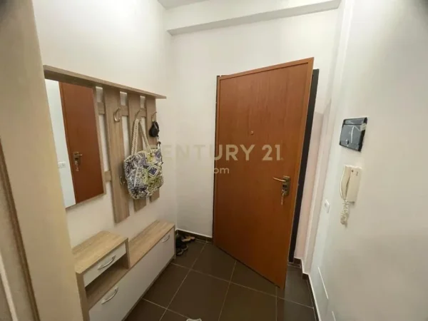 Tirane, jepet me qera apartament 2+1+Aneks+Ballkon Kati 2, 95 m² 600 € (Neom117168)