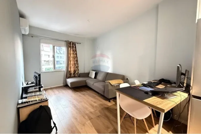 Tirane, shitet apartament 1+1 Kati 2, 105.000 € (prane Wellit)