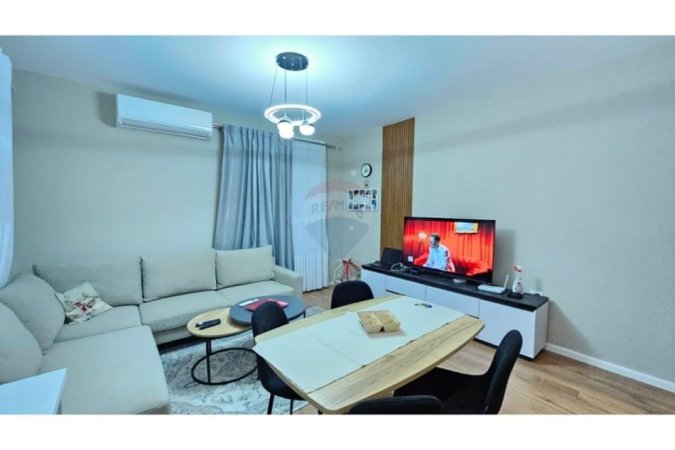 Jepet me qera apartament 2+1 + depo tek ish fusha e Aviacionit .600 euro