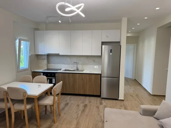 Tirane, shitet apartament 2+1 Kati 3, 98 m² (Astir , prane Vila L)