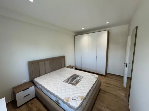 Tirane, shitet apartament 2+1 Kati 3, 98 m² (Astir , prane Vila L)