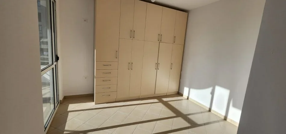 Tirane, shitet apartament 1+1+Ballkon Kati 4, 64 m² 84.000 € (FRESK)