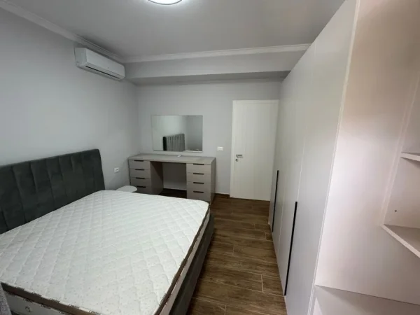 Tirane, jepet me qera apartament 1+1 Kati 2, 70 m² 400 € (Astir , prane Vila L)