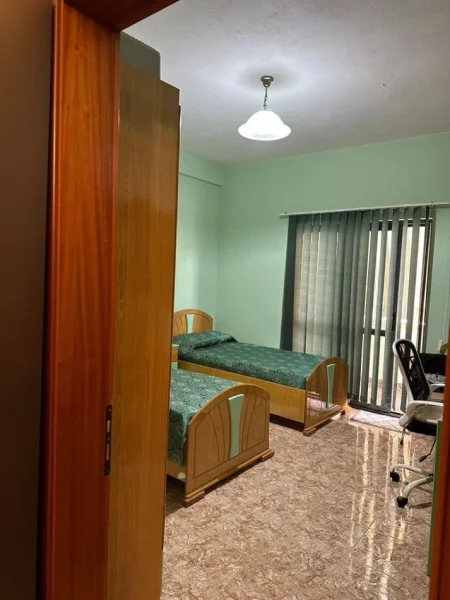 Tirane, jepet me qera apartament 2+1+Ballkon Kati 2, 100 m² 600 € (Rruga Kosovarve)