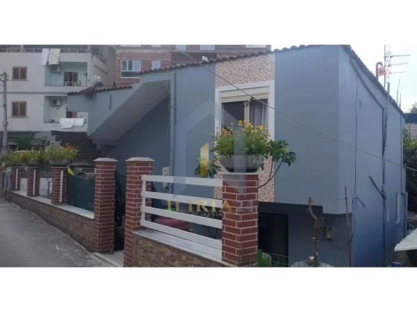 Tirane, shes Vile 5+1+Aneks+Ballkon Kati 2, 295 m² 320.000.000 € 