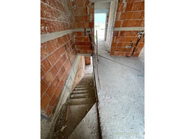 shitet apartament duplex Kati 2, 230 m² 375.000 € (residenca swan lake)