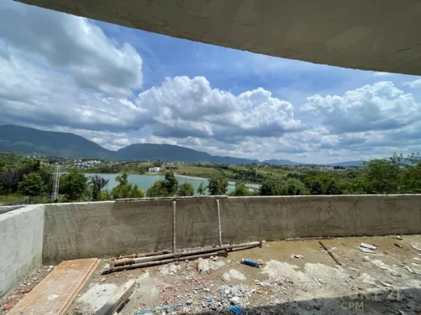 shitet apartament duplex Kati 2, 230 m² 375.000 € (residenca swan lake)