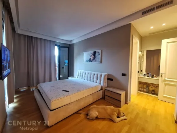 Tirane, shes apartament 3+1 Kati 3, 140 m² 640.000 € (liceu artistik)