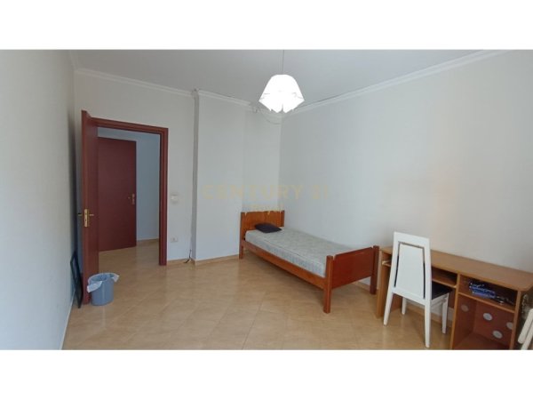 Tirane, shitet apartament 2+1 Kati 4, 96 m² 149.000 € (Rr. Astrit Losha)