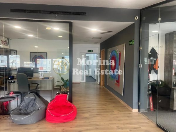 Tirane, jepet me qera ambjent biznesi Kati 7, 250 m² 2.500 € (Tregu Elektrik)