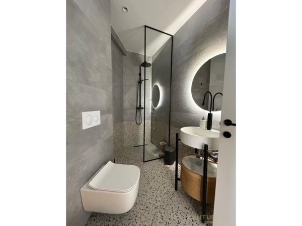 Tirane, jepet me qera apartament 2+1 Kati 7, 146 m² 1.550 € (TEK VILA GOLD)