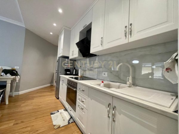 Tirane, shitet apartament 1+1 Kati 4, 62 m² 170.000 € (Rruga e Barrikadave)
