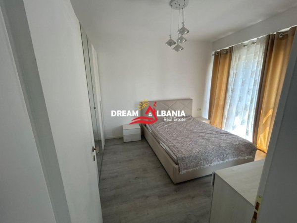 Tirane, jepet me qera apartament 2+1 , 85 m² 650 € 