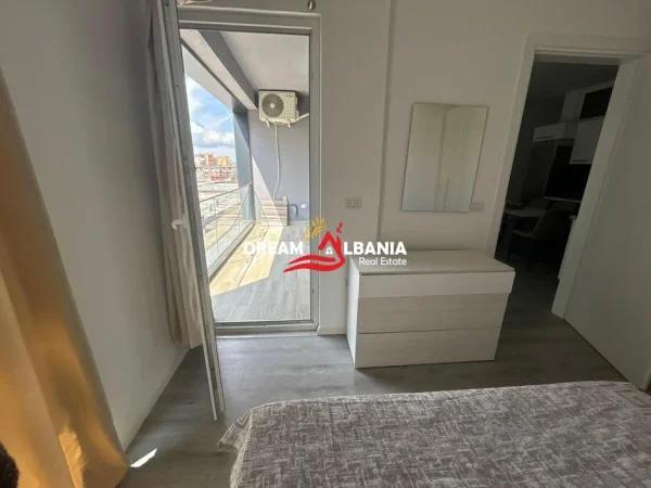 Tirane, jepet me qera apartament 2+1 , 85 m² 650 € 