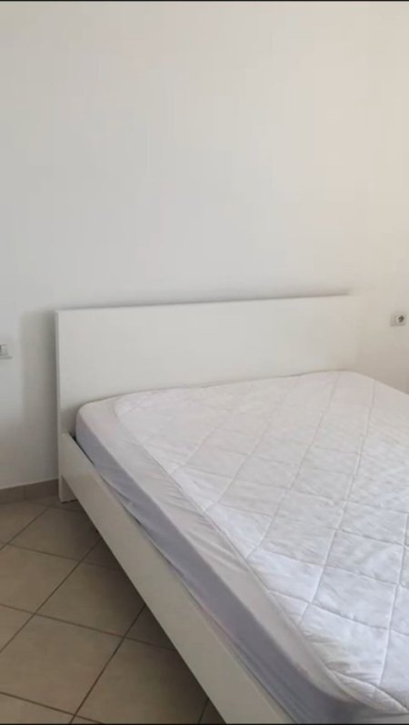 Tirane, jepet me qera apartament 1+1+Ballkon Kati 7, 65 m² 360 € (Bulevardi Kashar)