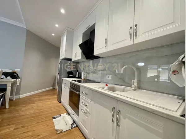 Tirane, shitet apartament 1+1 Kati 4, 73 m² 170.000 € 