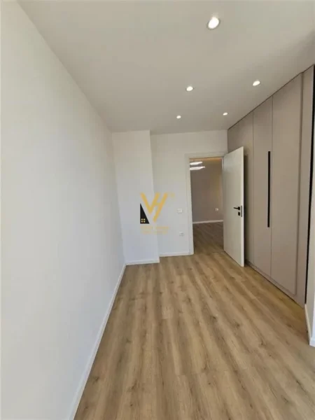 Tirane, shitet apartament 2+1+Ballkon Kati 4, 79 m² 195.000 € (PAZARI I RI)