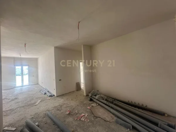 Tirane, shitet apartament 1+1 Kati 1, 91 m² 145.850 € (Porta Tirana e Re, Residence, ne zonen e Saukut te Vjeter)