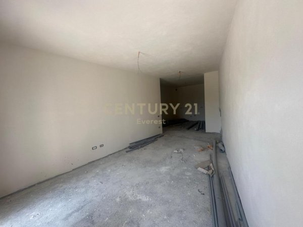 Tirane, shitet apartament 1+1 Kati 1, 91 m² 145.850 € (Porta Tirana e Re, Residence, ne zonen e Saukut te Vjeter)