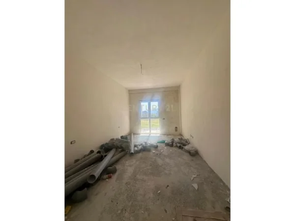 Tirane, shitet apartament 1+1 Kati 1, 91 m² 145.850 € (Porta Tirana e Re, Residence, ne zonen e Saukut te Vjeter)