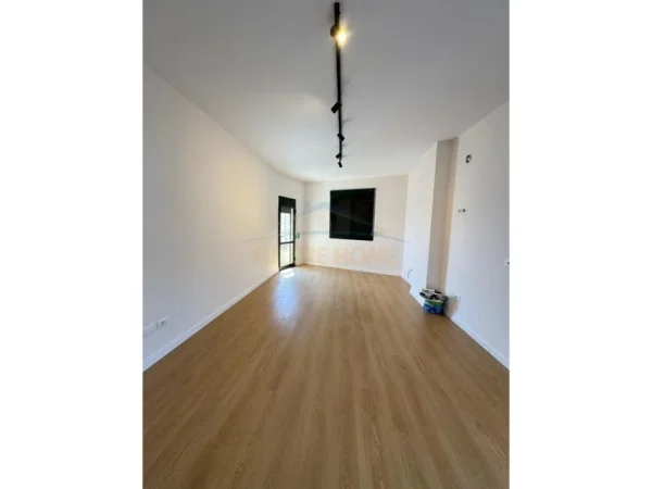 Durres, shitet apartament 2+1+Ballkon Kati 5, 94 m² 235.000 € (Vollga, Durres)