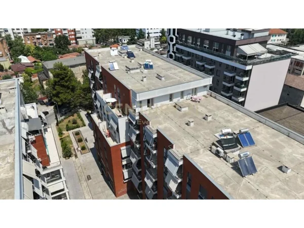 Tirane, shes apartament 2+1 Kati 8, 397 m² 258.000 € (ali dem)