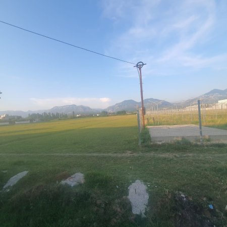 SHITET TOKE ME SIPERFAQE 20,000 M2 NE KAMEZ NE RRUGEN BESLIDHJA.