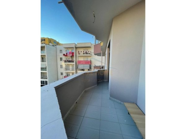 Durres, shitet apartament 2+1+Ballkon Kati 3, 105 m² 190.000 € (Volga, Durres.)