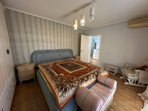Tirane, jepet me qera apartament 2+1 Kati 5, 90 m² 135.000 € 