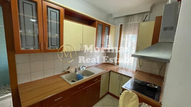 Tirane, jepet me qera apartament 1+1 Kati 6, 60 m² 450 € (Rruga e Barrikadave)