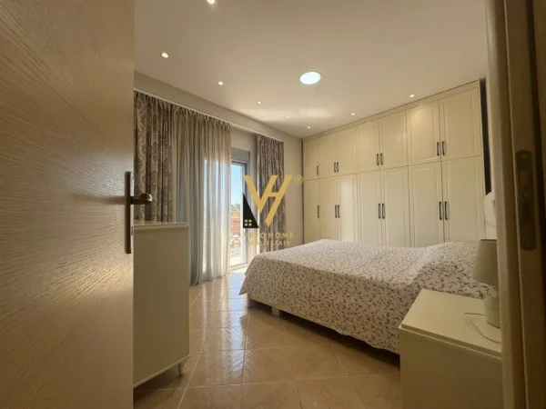 Tirane, jepet me qera apartament 2+1+Ballkon Kati 5, 90 m² 650 € (SHKOLLA E BASHKUAR)