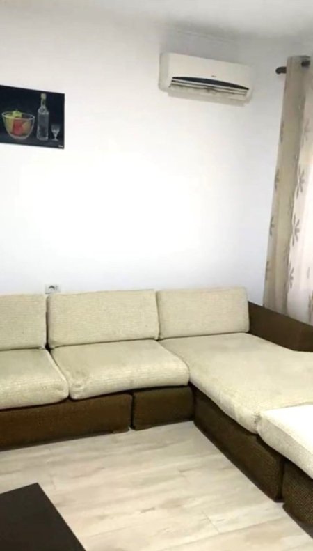 Tirane, jepet me qera Vile 3+1 Kati 2, 90 m² 550 € (Rruga Skender Shtylla)