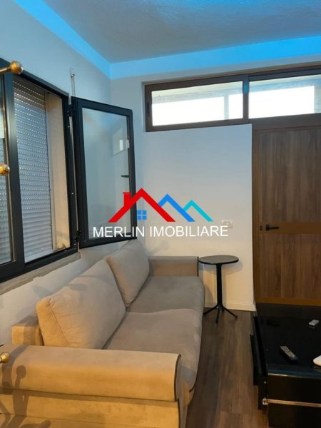Tirane, jepet me qera garsonier Kati 1, 45 m² 300 € (RRUGA SOTIR CACI)