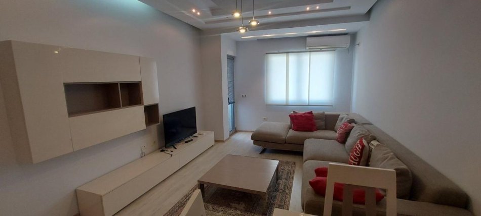 Tirane, jepet me qera apartament 2+1 Kati 7, 500 € 