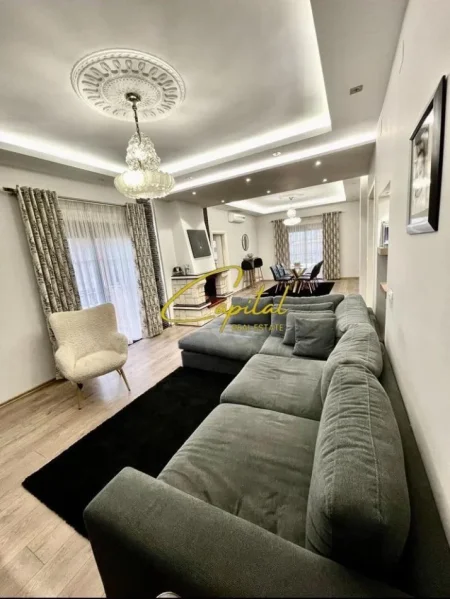 Tirane, shitet Vile 3 Katshe Kati 4, 700 m² 1.500.000 € (SPITALI AMERIKAN 2)